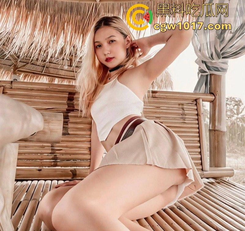 OF极品性感网红【KetooKa】自慰私拍泄露，手指猛插湿滑鲍鱼，狂揉阴蒂潮吹淫水喷射如泉，母狗本色尽显！-3