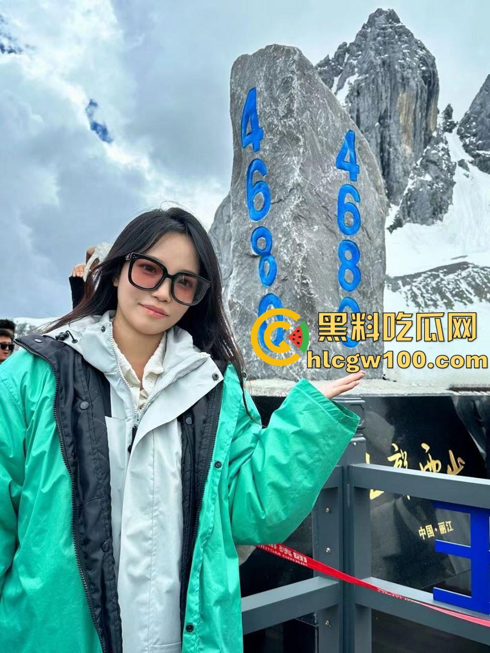 早年网黄高中生【艺芋圆】，高颜值极品身材二次元萝莉少女，公共场合玩刺激露出，退圈被扒-4