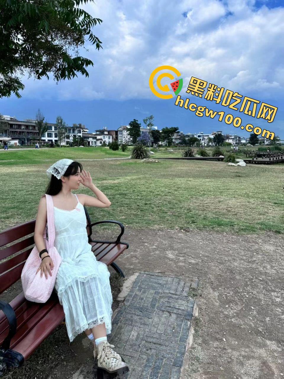 早年网黄高中生【艺芋圆】，高颜值极品身材二次元萝莉少女，公共场合玩刺激露出，退圈被扒-9