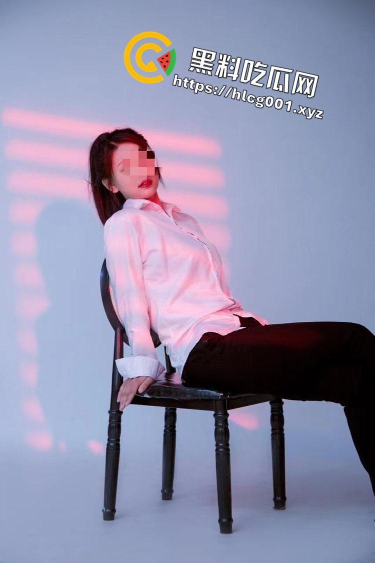 瓜友 投稿爆料一个高颜值反差人妻 奶子都被干憋了叫的也挺有感觉的-1