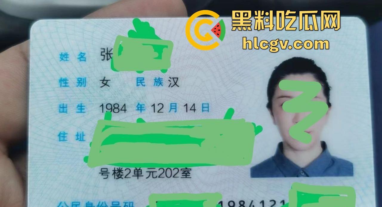 上海极品母女双飞共侍!5000搞定少儿主持人和舞蹈生女儿,母女同吃一根鸡巴,贵但绝对够骚!-4