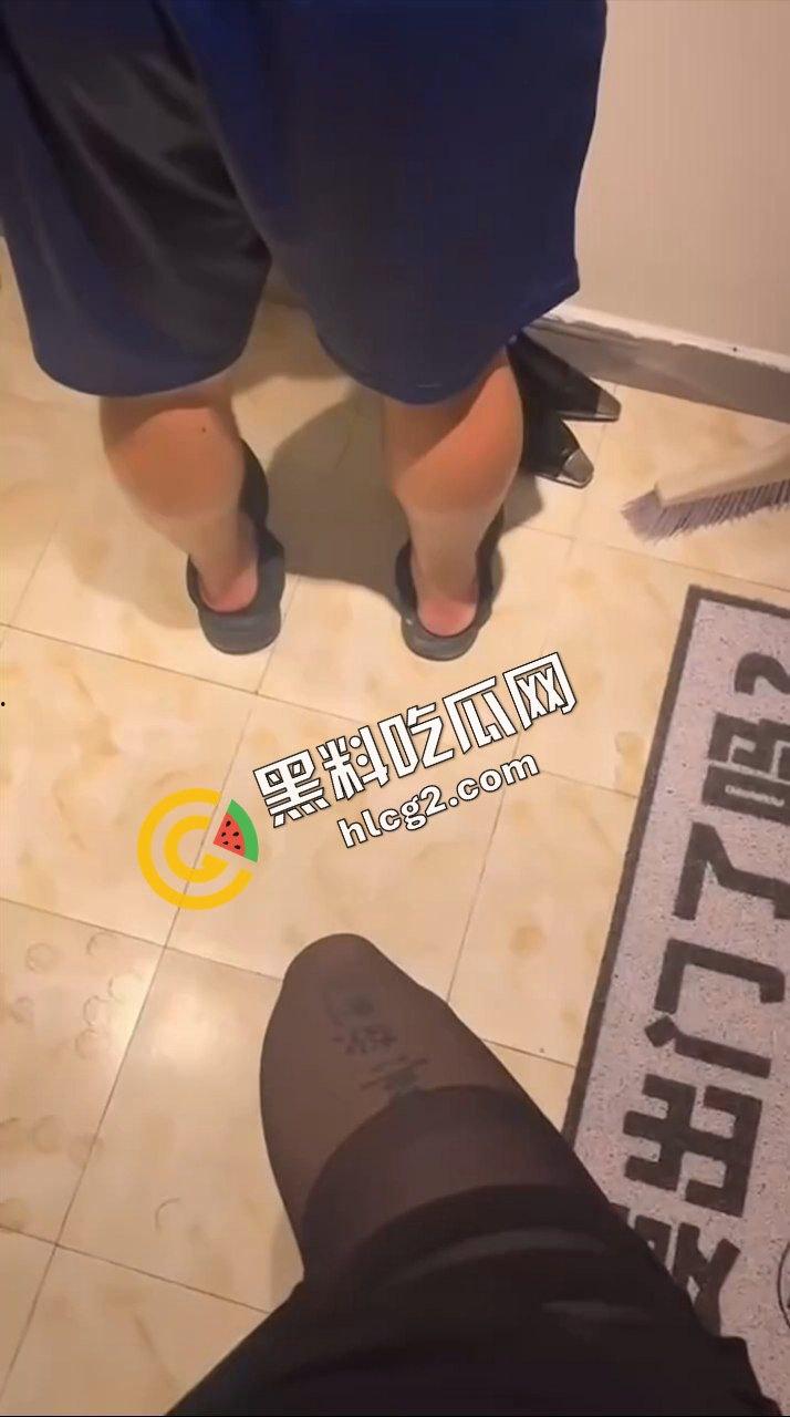 快手极品微胖身材丰满小网红『袁倩倩』与榜一帅哥约炮 露脸实锤 黑丝翘臀骑乘性爱视频流出!-5