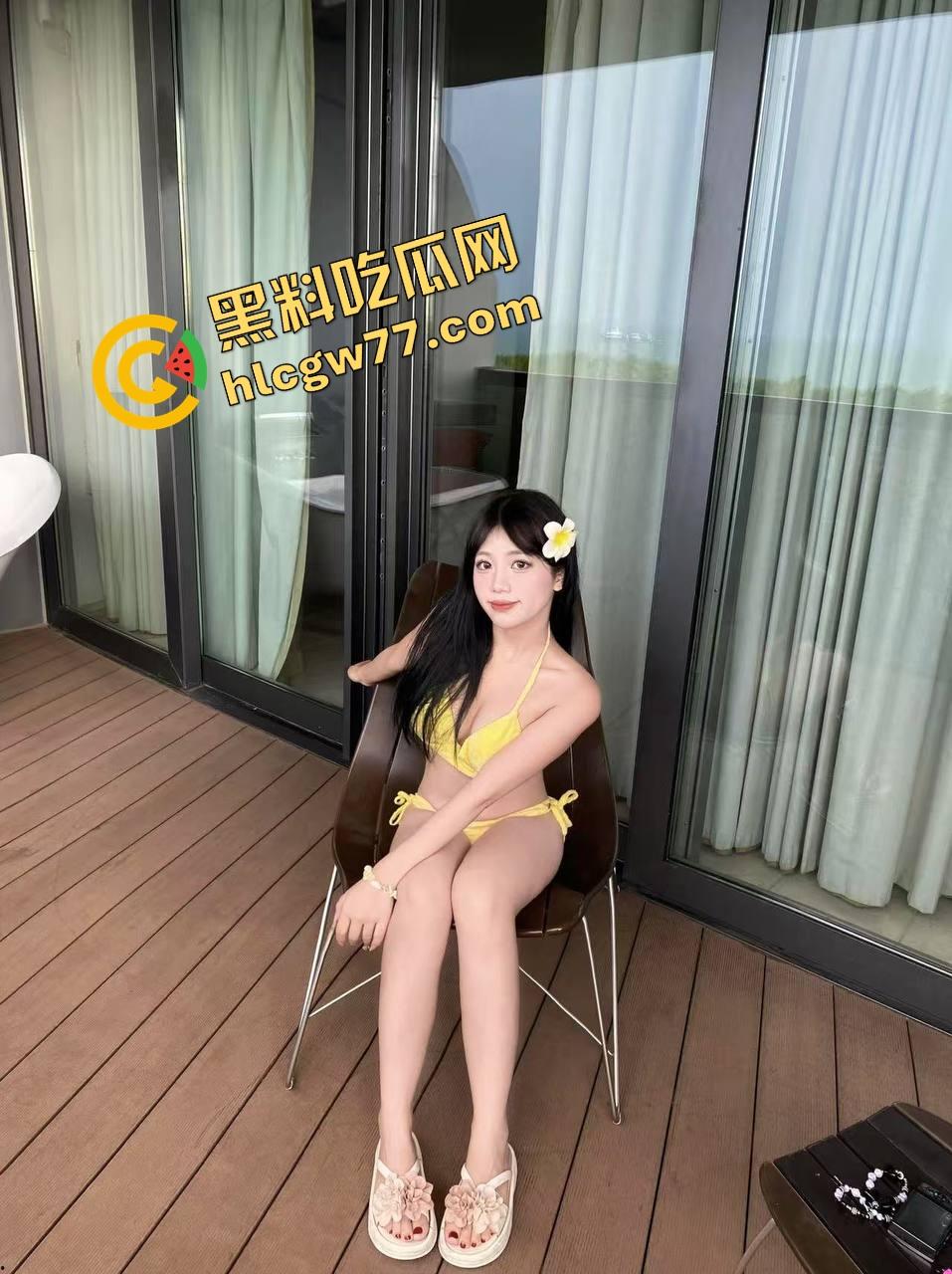 西安女大学生『希昭』私密照流出，室外露出成瘾，蜜桃臀主动无套上位，母狗潜质爆棚！-10