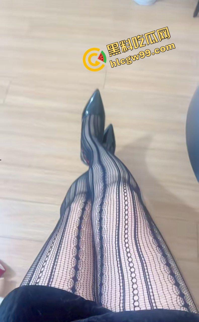 广州骚逼反差婊【张丹】背着男朋友带绿帽偷情帅哥，边操边喊不要射里面！最后内射白浆直喷！独家曝光流出-6