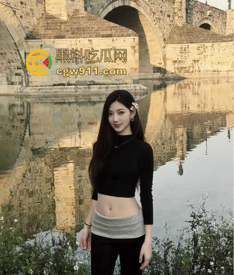 约炮北京气质御姐【周薇薇】激情约会后脱衣探讨，深喉舔屌口水拉丝，大屌无套爆操白虎嫩穴，淫水泛滥！-1