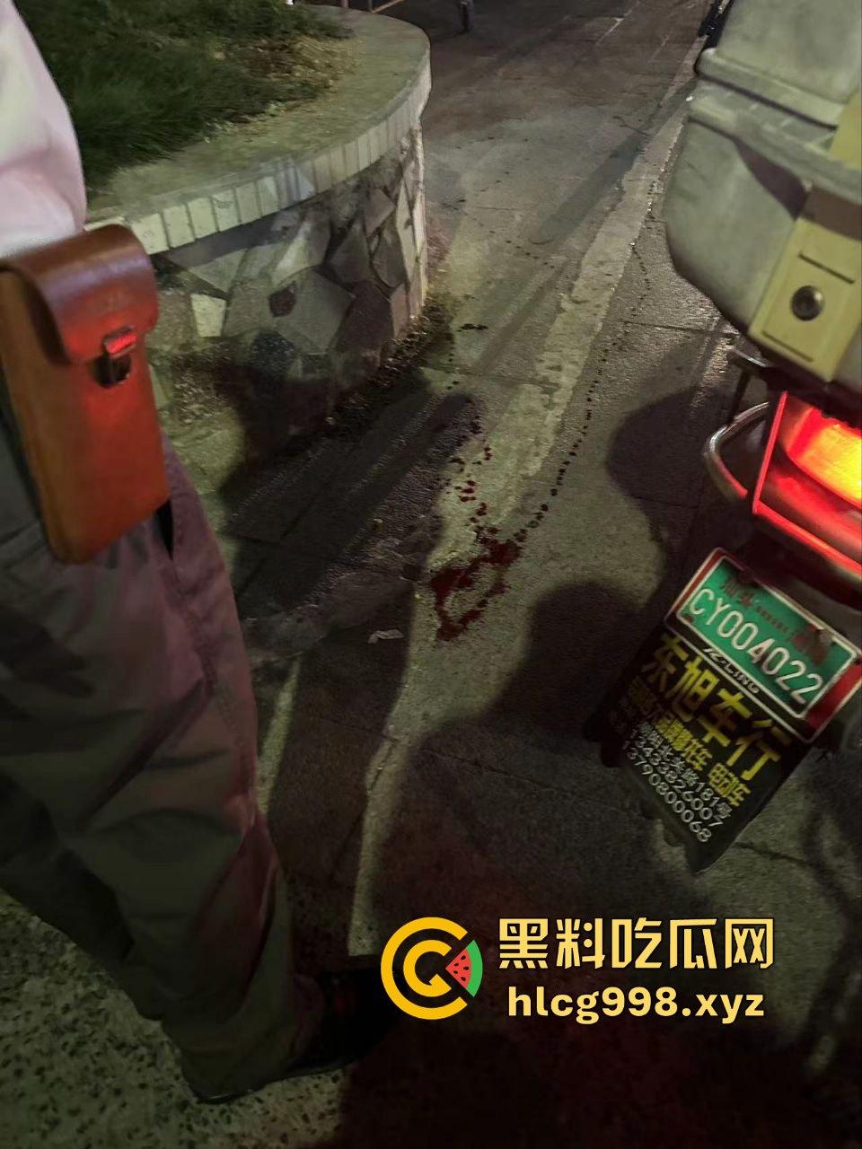 潮阳棉城精神小伙街头斗殴！马刀上手，砍到手臂当场飞掉！-8