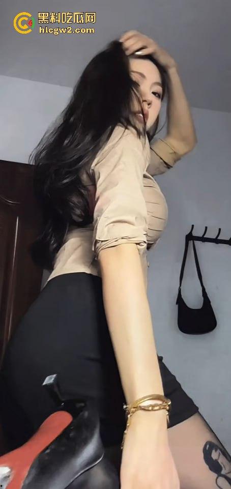 快手抖音网红【嫂子】被灌醉强上！视频流出，欲拒还迎的表情看得人撩人至极！独家爆料！-4