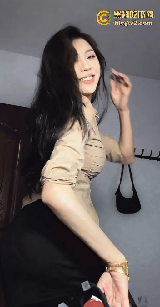 快手抖音网红【嫂子】被灌醉强上！视频流出，欲拒还迎的表情看得人撩人至极！独家爆料！-18