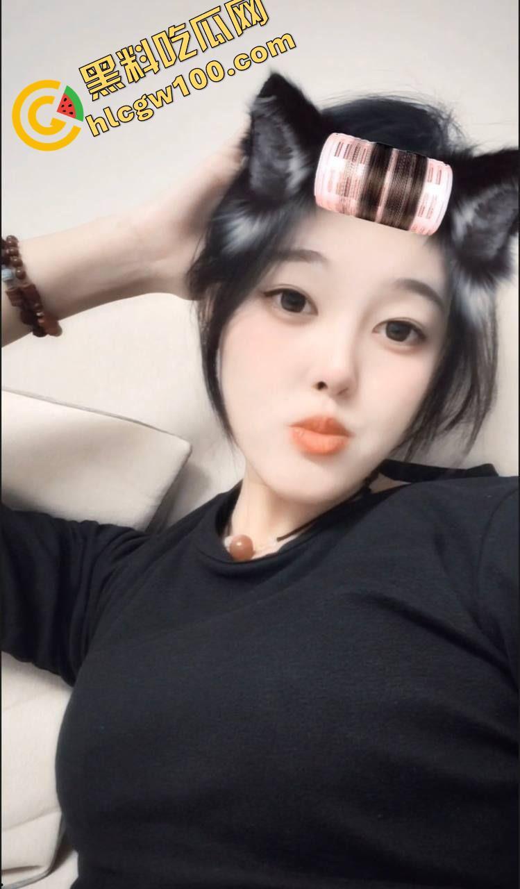 重庆医学院【李青玉】长相清纯却骚到不行的贫乳反差学妹，被学长哄骗发骚自拍-5