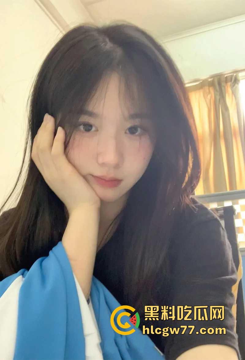 00后清纯学生妹【小玉米】自慰视频流出 穿着情趣女仆装卖浪发骚 跳蛋插穴淫水横流直冒白浆-2