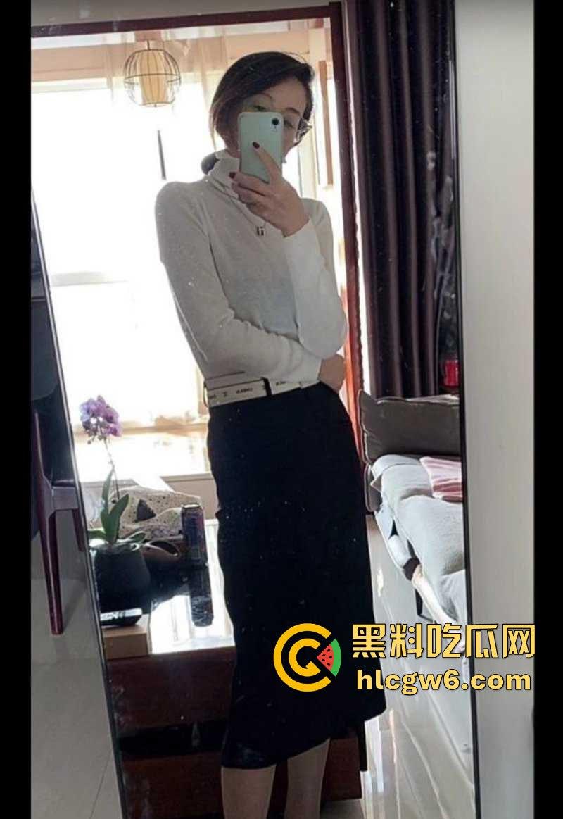 涡阳县小学女校长塌房视频流出 风韵少妇上位疑似靠教育局长床上绩效 后入摇床摇出来的校长椅稳如泰山!-6