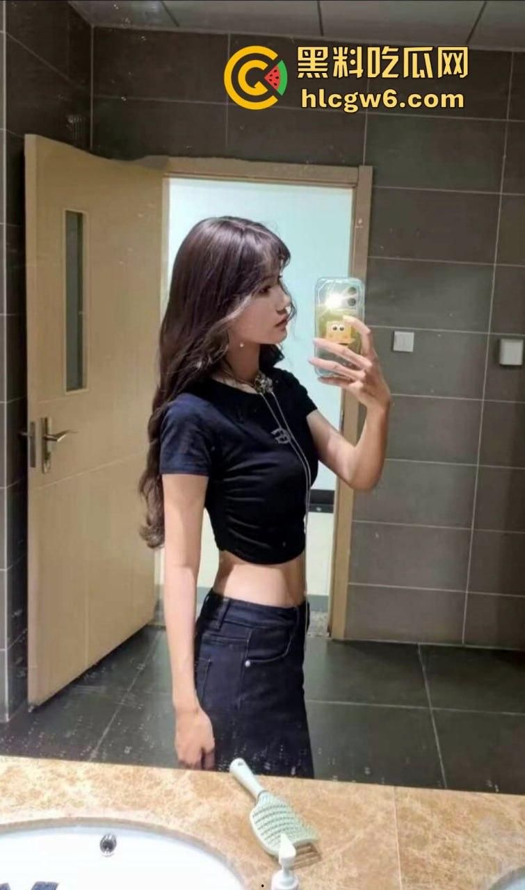 浙江已婚人妻深陷淫趴乱交派对, 群交疯狂沉沦,轮流爆草内射流精,沦为精液肉便器的堕落之路!-1