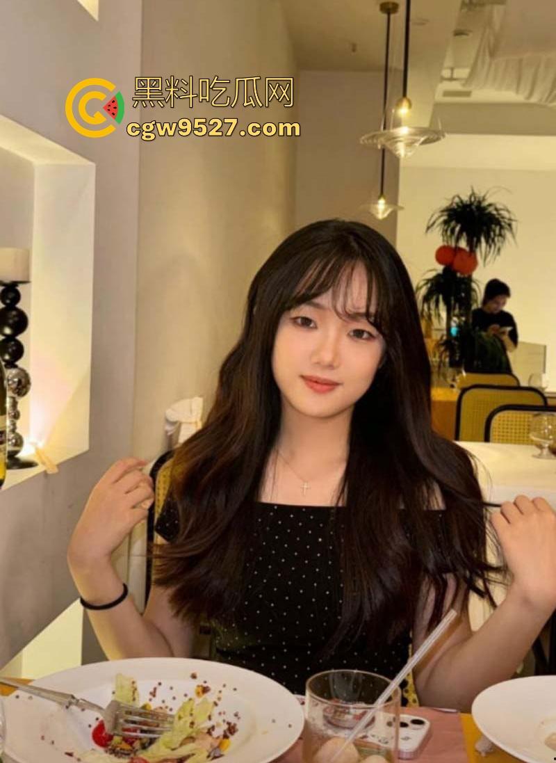 广州大学超反差学姐【李祖铭】分手后遭男友报复泄密私拍，束缚调教勒乳爆操，母狗气息十足！-1