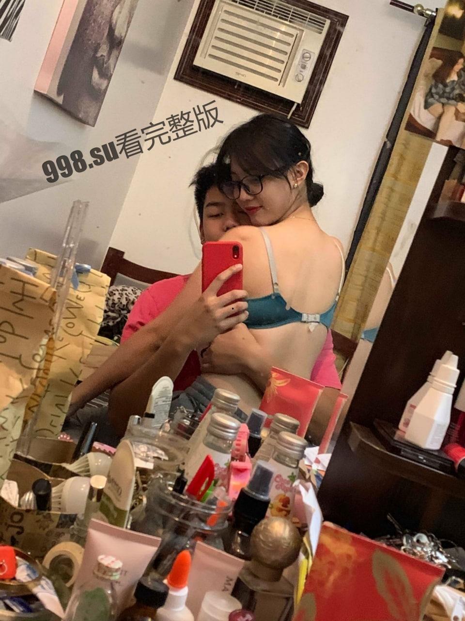 株洲某大学 小情侣校外租房 性爱日常被男友流出 女主生活照超清纯-1