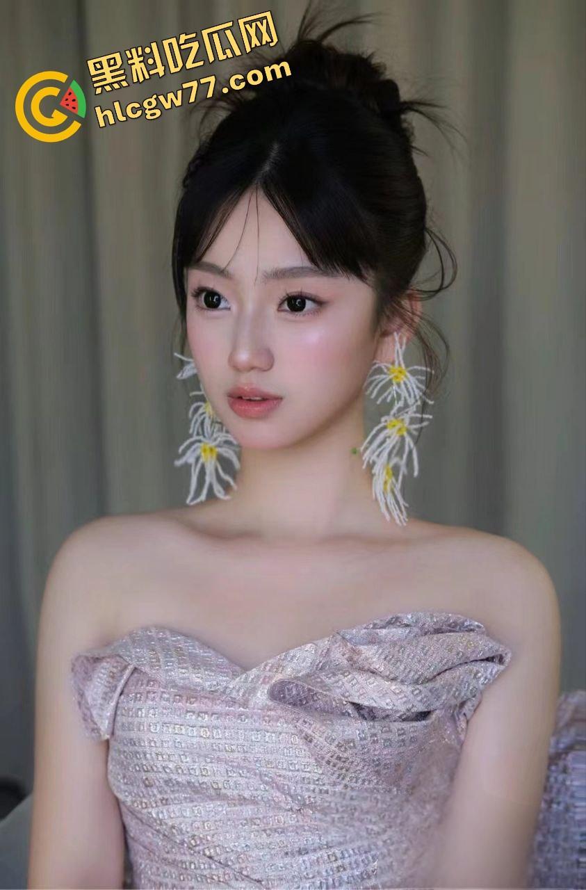 南阳『孙艺欣』浓眉大眼颜值拉满，宿舍偷拍流出，小母狗本性爆发，一晚被操7次还求再来！-3