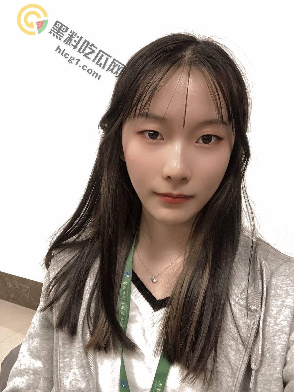 长白山旅游学院李蕾蕾的双重生活:乖巧学霸与床上荡妇的惊人对比!-1