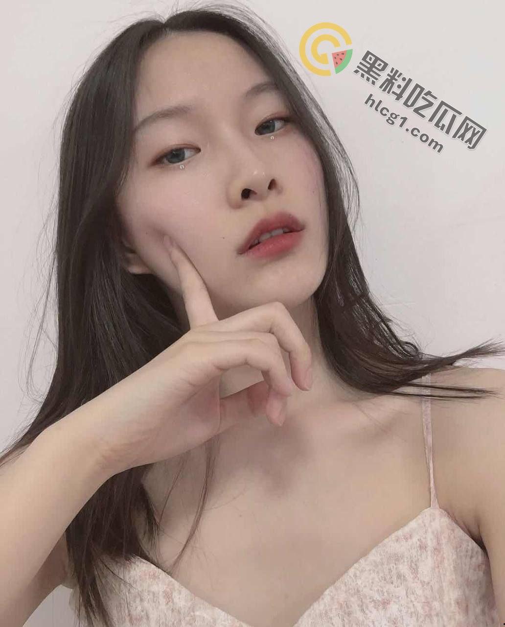 长白山旅游学院李蕾蕾的双重生活:乖巧学霸与床上荡妇的惊人对比!-4