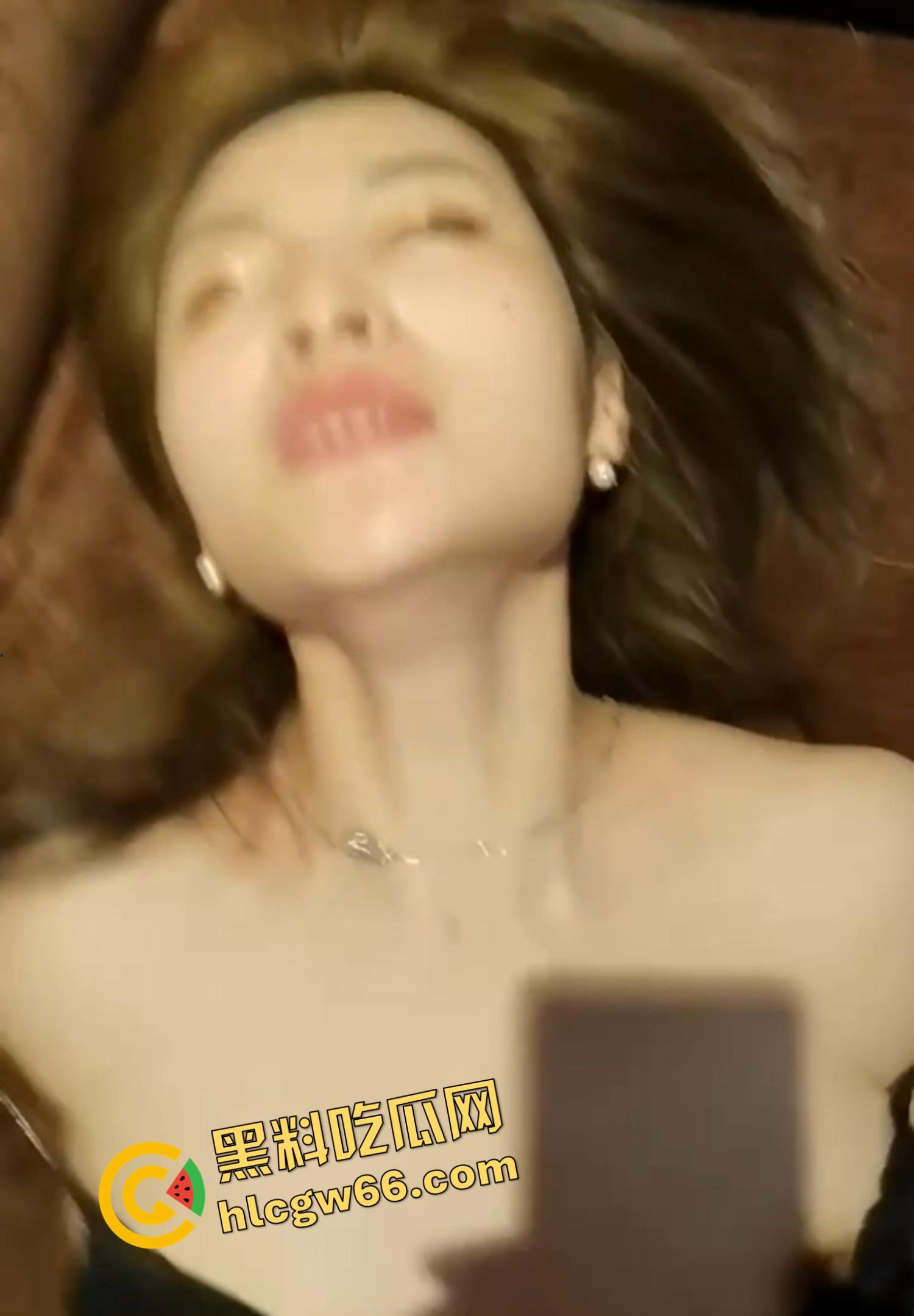 达州极品少妇【吴小倩】背着男友约炮录像,骚逼被操到戴痛苦面具,男友怒放全网!-9