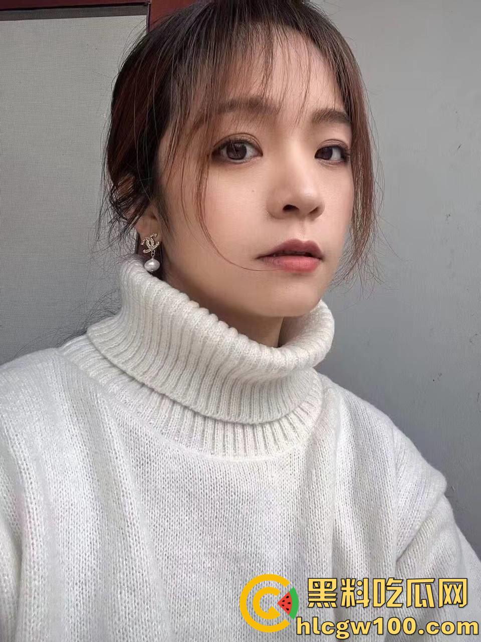 杭州工商大奶银行职员【王雅敏】，为求上位主动给领导当狗，被调的夸夸扇自己耳巴子-2