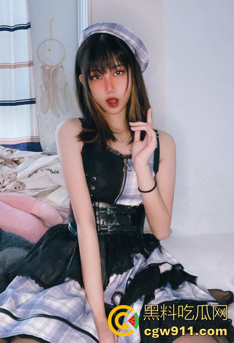 大神曝光小母狗【何梦诗】，湖北人打过胎，超喜欢玩3p和群p，鸡巴大能力强的，需要的来联系！-8