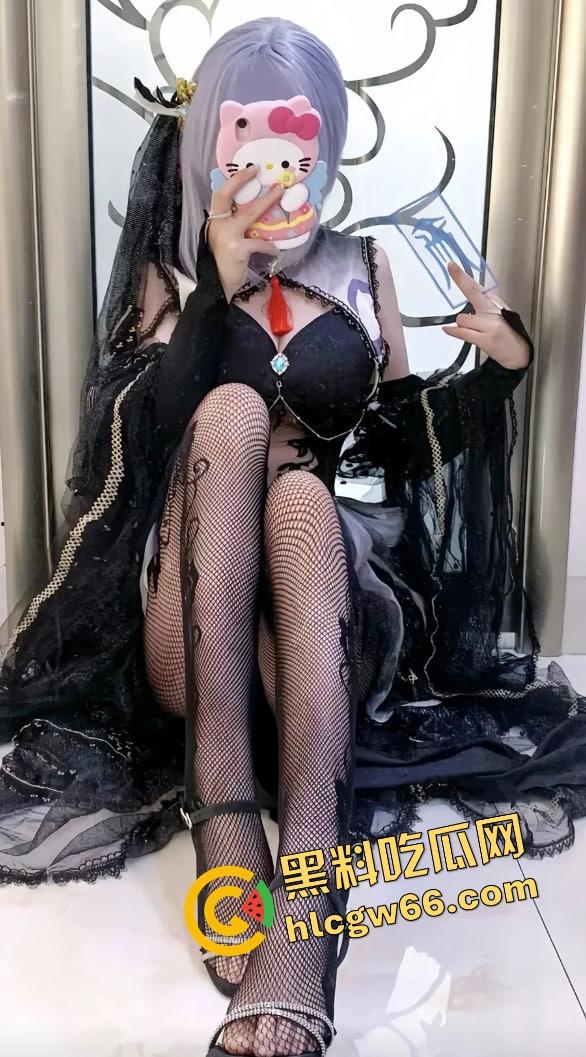 青岛萝莉『小福猫』被金主拽双马尾后入，JK制服诱惑双马尾加攻速，链子拴着叫的跟小猫似的！-7