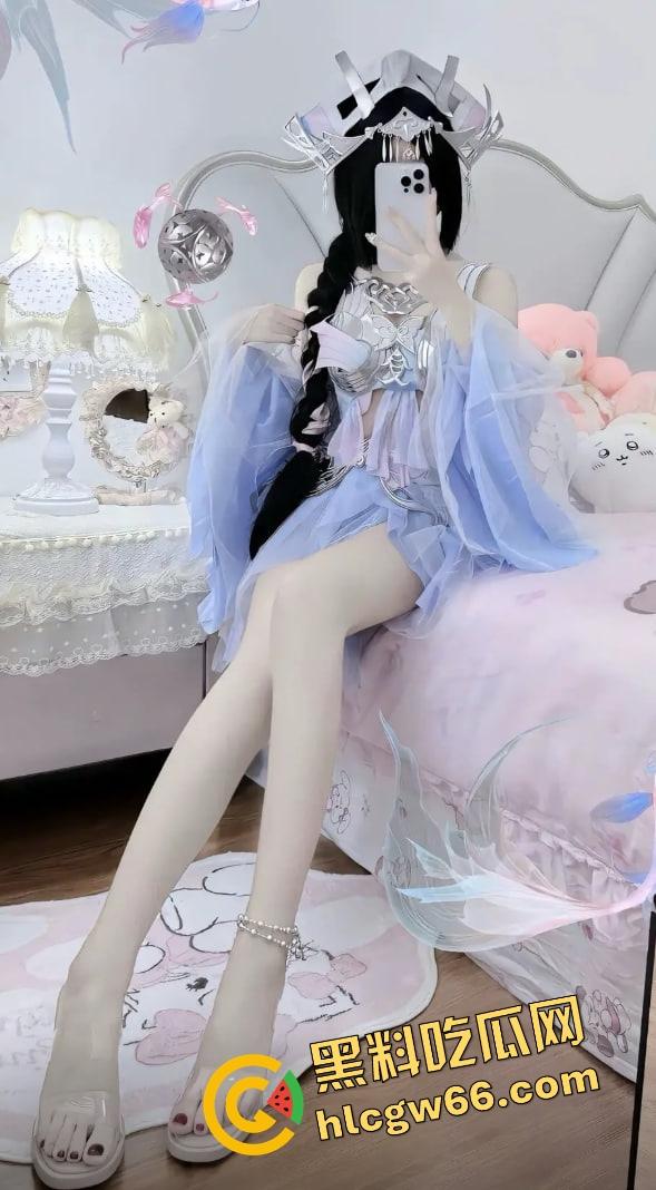 青岛萝莉『小福猫』被金主拽双马尾后入，JK制服诱惑双马尾加攻速，链子拴着叫的跟小猫似的！-11