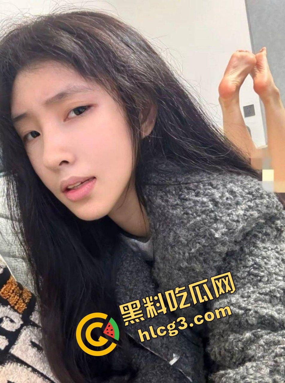 抖音12万粉仙女反差大曝光!校花级网红『张人o』自曝自慰,口交自拍超长视频震撼泄密!-3