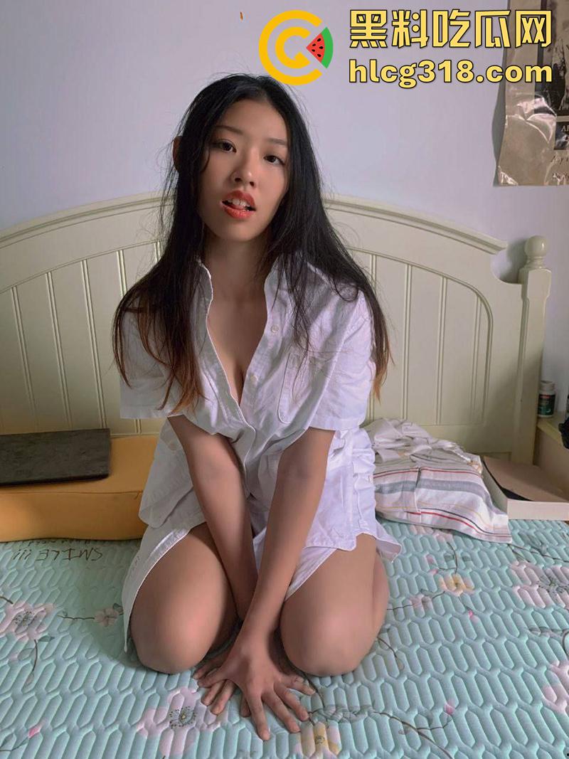 厦门大学厕所曝光女辅导员,大奶母狗【廖若樟】被曝出自慰视频,肤白奶大鲍鱼粉嫩,实在太诱人了!-4