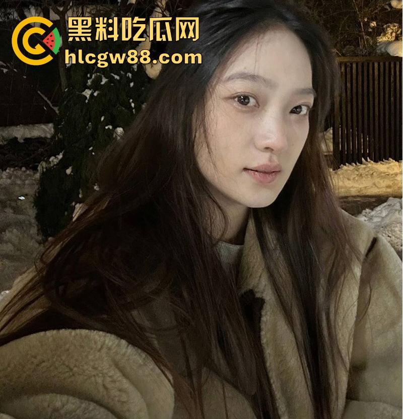 陈翔六点半女演员【王妍】被曝光下海做外围 露脸实拍全裸自慰福利 内容炸裂!-13