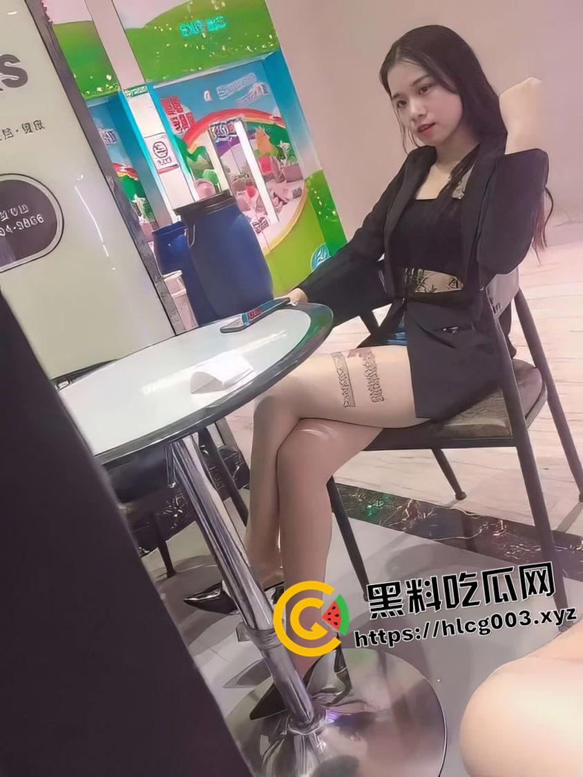 南宁朝阳人妻约炮!极品风骚 眼神拉丝 上了床骚到没边 看见大鸡巴走不动路 私密视频遭流出-1