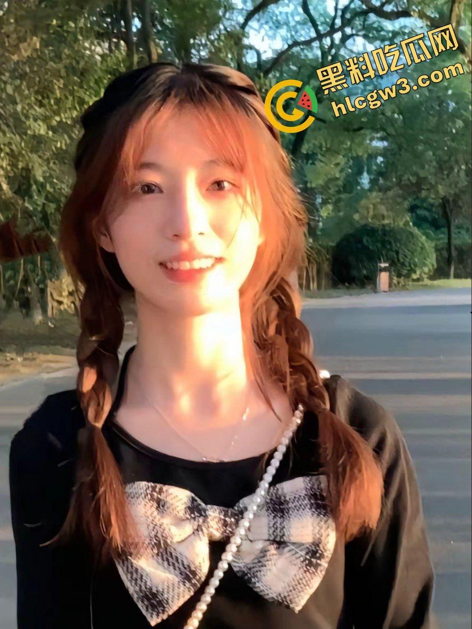 抖音清纯青春少女反差骚货『蔺延欢』白皙酮体超诱人 私拍粉穴不慎泄密 ！独家曝光！-8