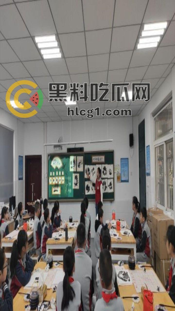 双面人生！南京西善桥中学美术老师「孟菲菲」，白天教师晚上性奴皮鞭后入！-7