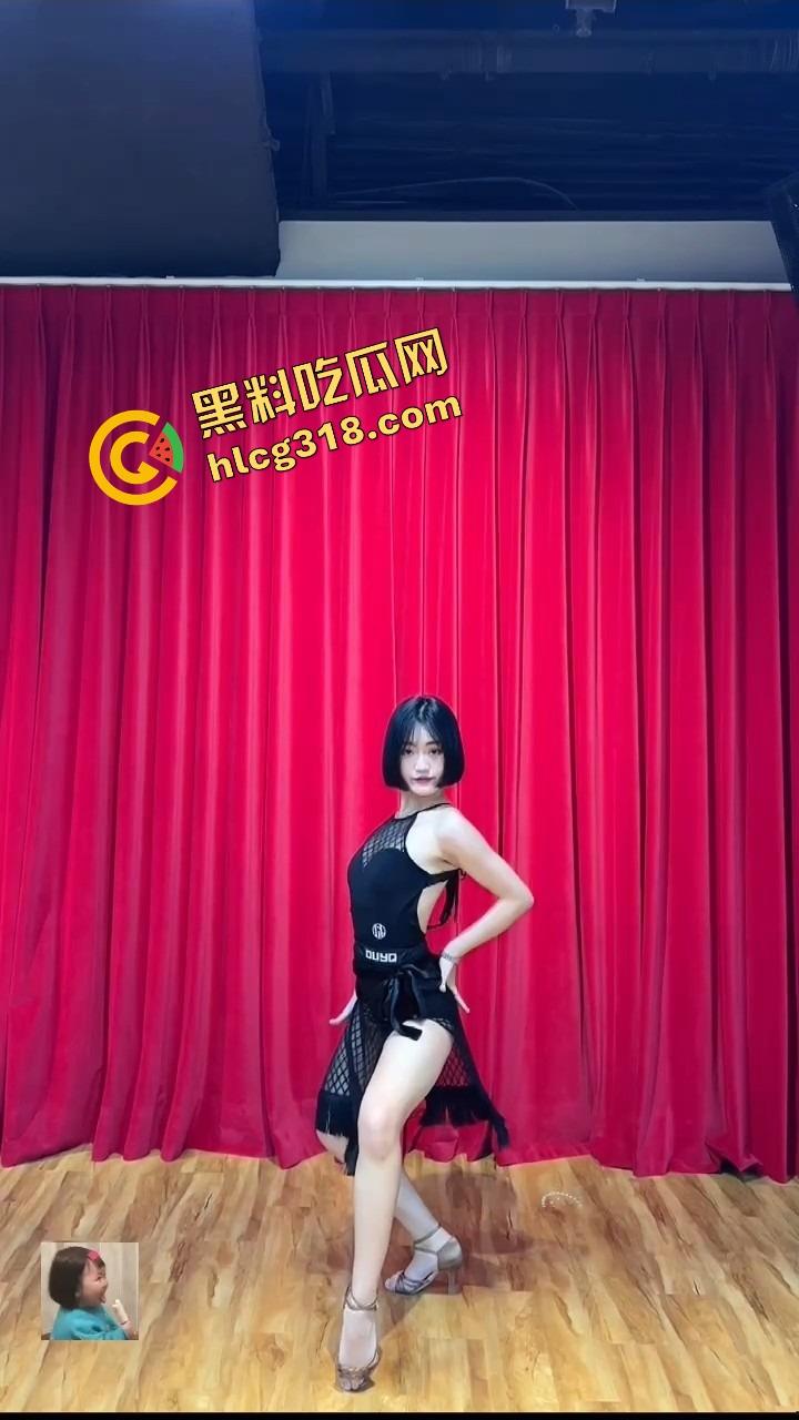 小红书约拍女客户明明有男朋友还骚得不行,广州白云区凌晨偷情被我内射两次,回家还躺进男友被窝装无事!-7