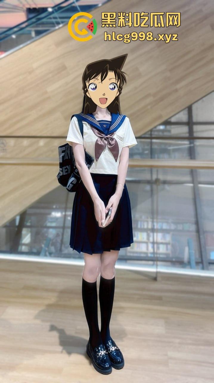 反差人妻【兔兔】推特翻车！优雅骚妻停车位拉进楼道，跪地扒裤九浅一深顶到底！-35