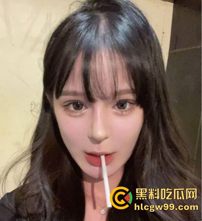 广州高颜值巨乳外围女【魏兮昕】被金主包养视频流出,口交侍奉无套爆操,骚劲爆棚!-1