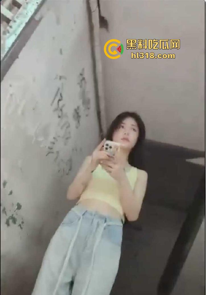 家里有好赌的爹，生病的妈，上学的弟弟，小巷子才能体会人间冷暖，瓜友们答应我尽量能帮就帮！-4