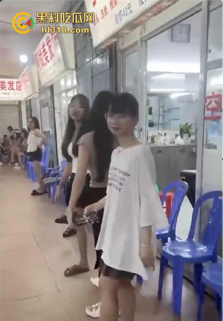 家里有好赌的爹，生病的妈，上学的弟弟，小巷子才能体会人间冷暖，瓜友们答应我尽量能帮就帮！-5