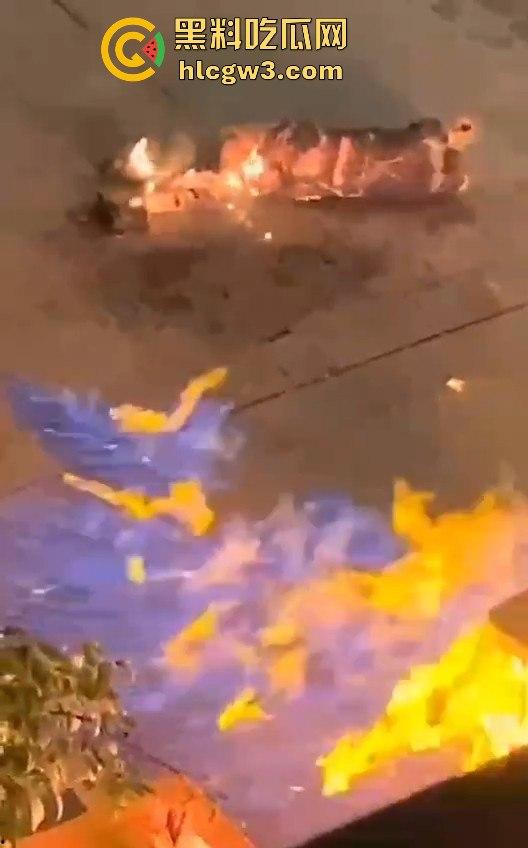 重庆南坪江南装饰城突发火灾!火光冲天令人心惊,愿所有人都能平安无事!-2