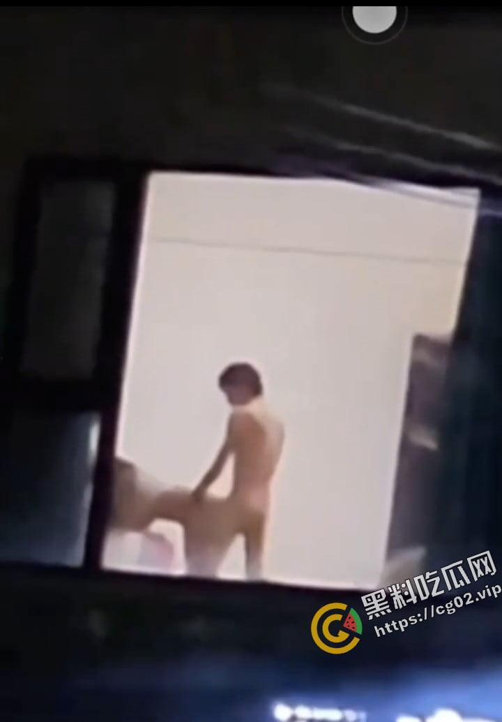 项城国宾暮云酒店 二楼落地窗前情侣上演活春宫 后入爆操双马尾小萝莉 被路人偷拍疯传-4