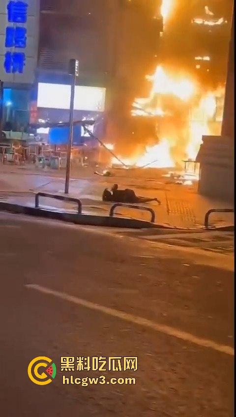 重庆南坪江南装饰城突发火灾!火光冲天令人心惊,愿所有人都能平安无事!-14