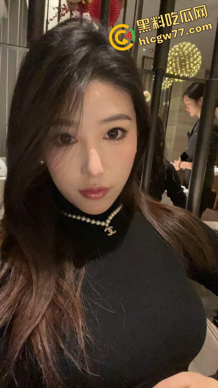 上海极品前女友【李海元】巨乳晃动毒龙深喉，分手后反差母狗身份曝光，骚得连鸡巴都哭了！-2