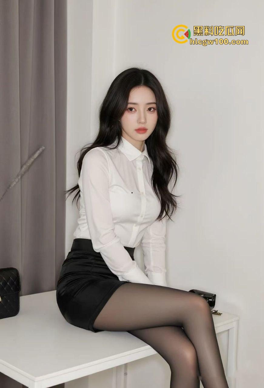 抖音审核集体失联？直播间小姐姐穿透视装抽奶子，SM小板子啪啪抽奶比鞭炮还响，这是要过年了！-1